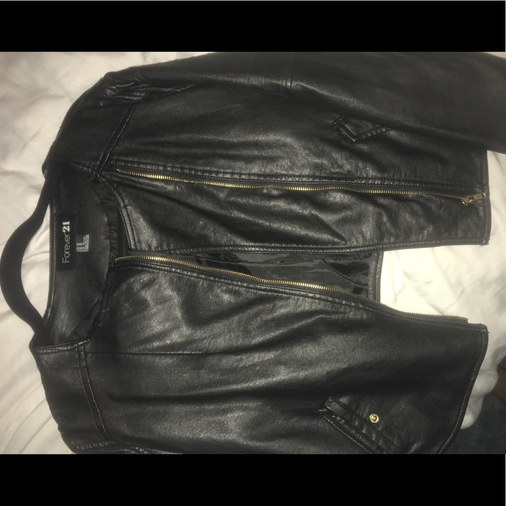 HOT Leather Jacket (gently worn)